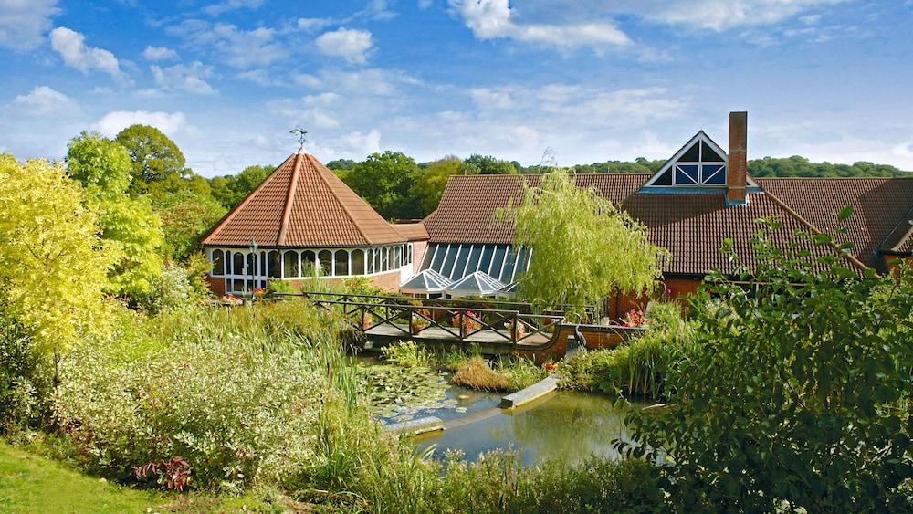 Donnington Valley Hotel, Golf & Spa Newbury  Exterior photo