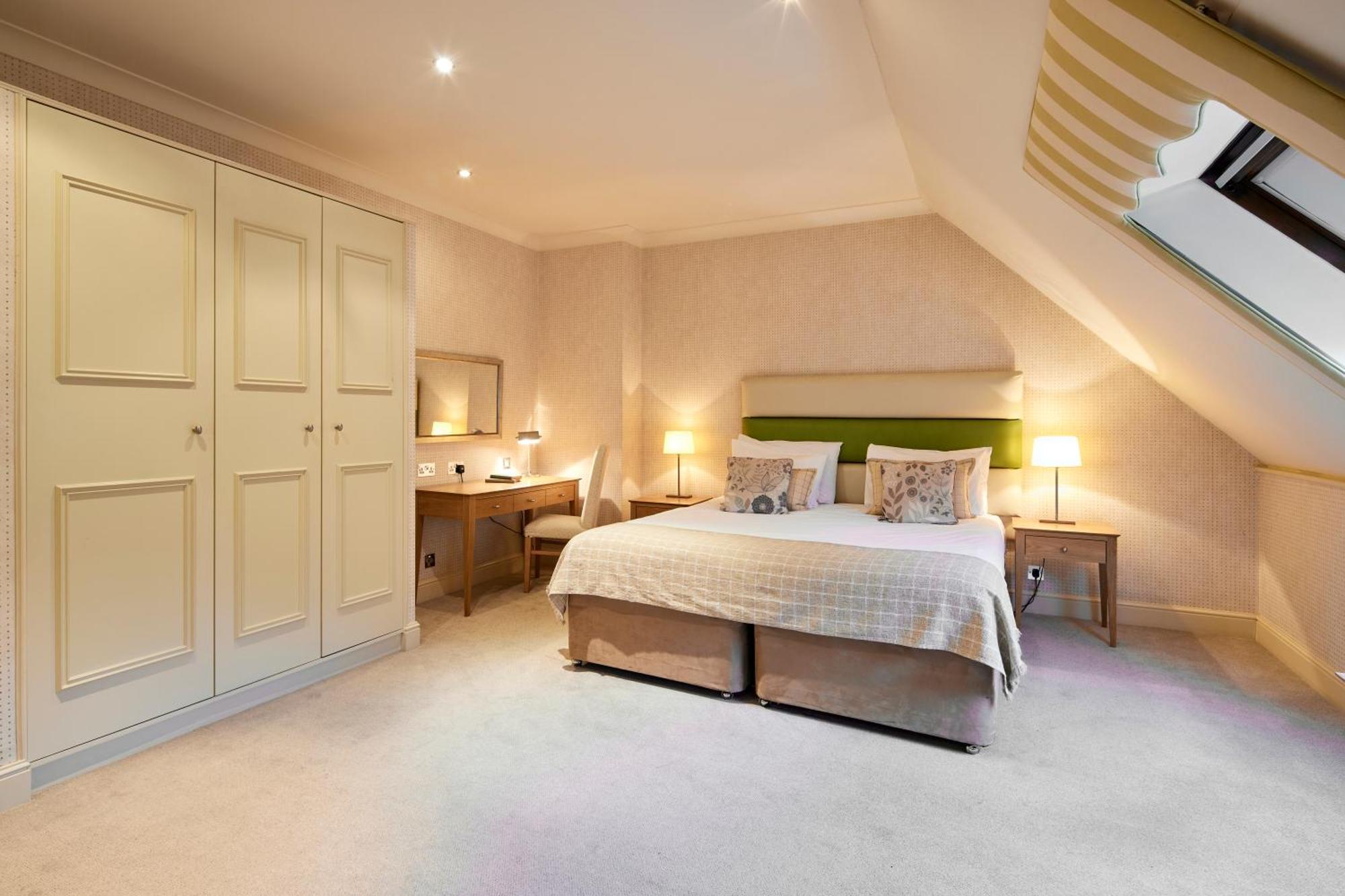 Donnington Valley Hotel, Golf & Spa Newbury  Exterior photo