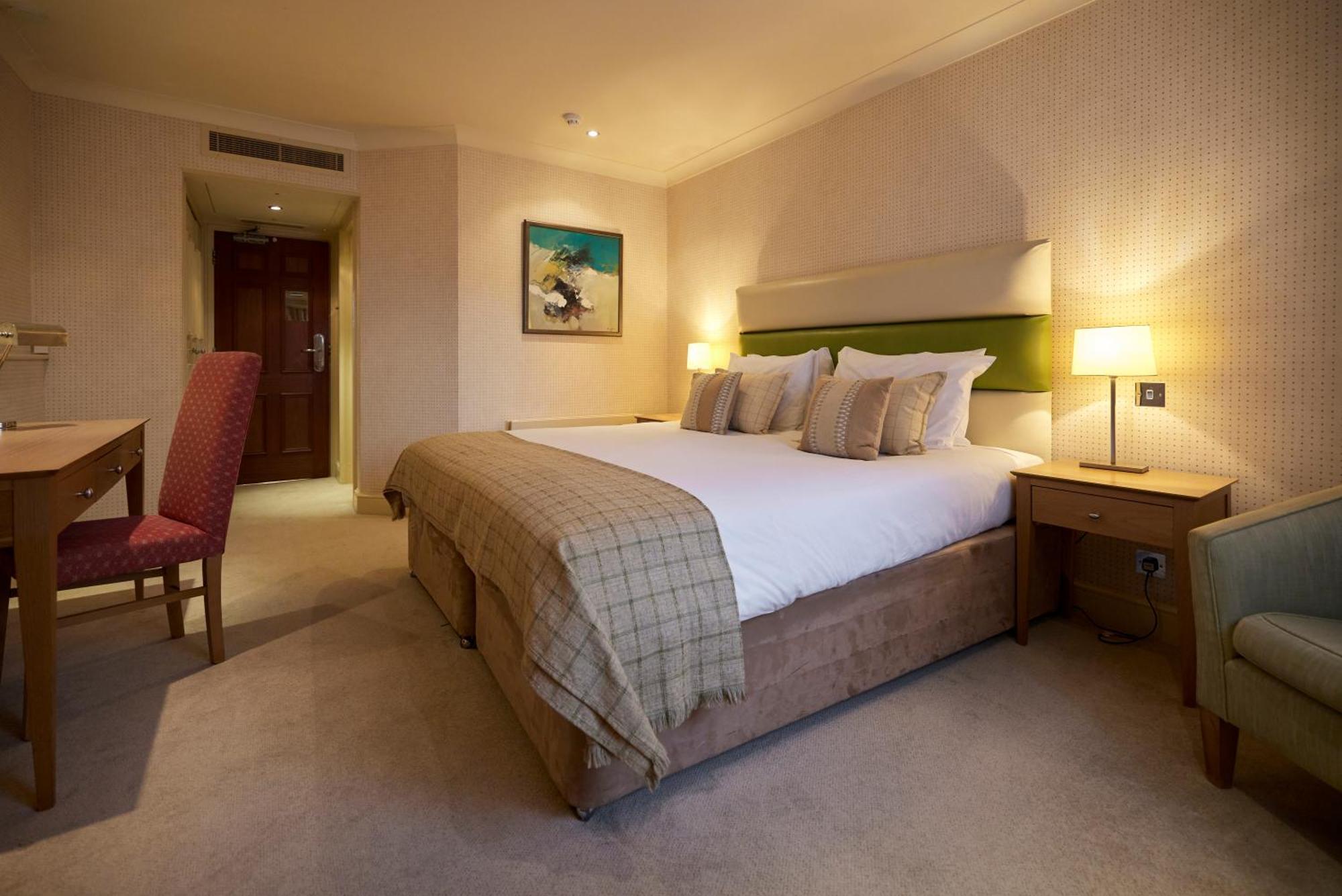 Donnington Valley Hotel, Golf & Spa Newbury  Exterior photo